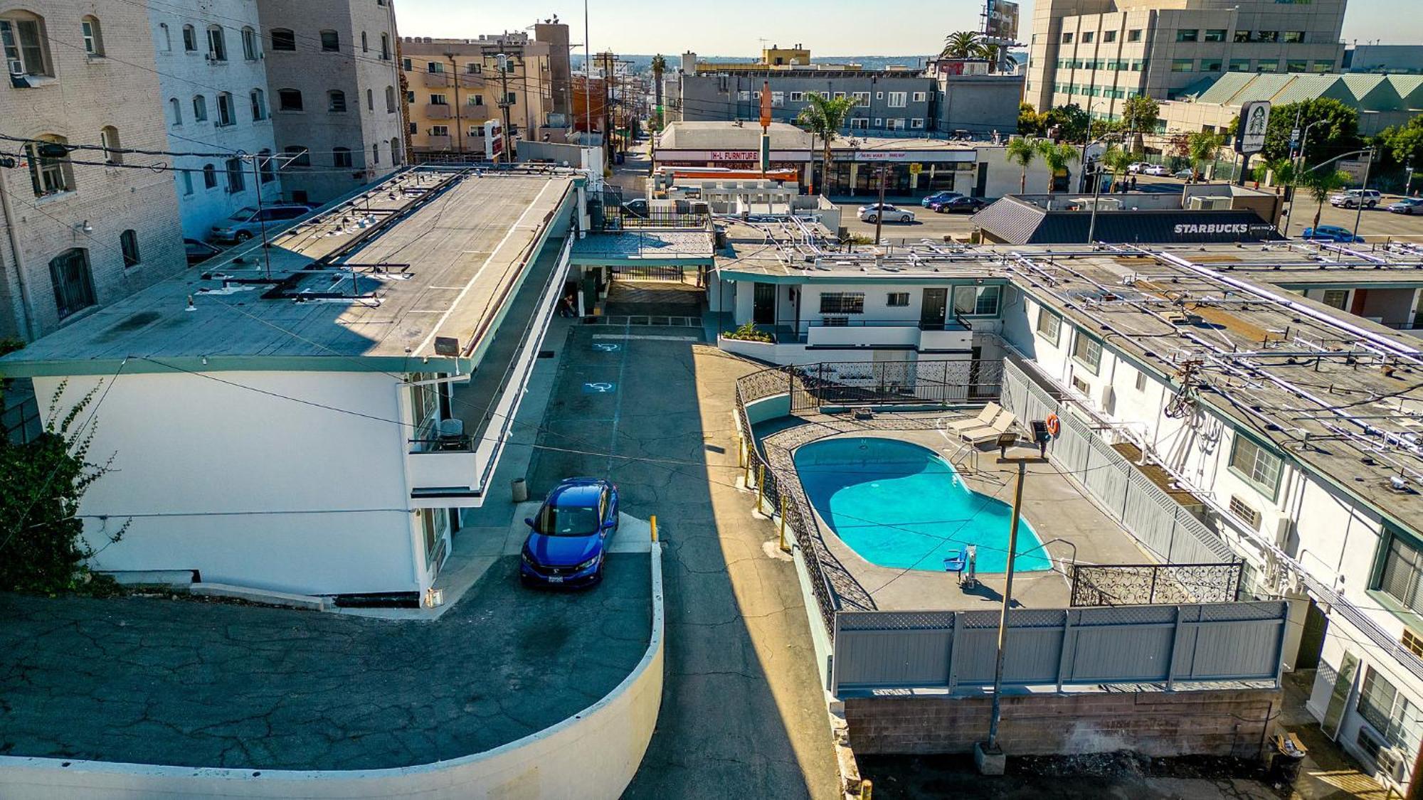 La Royal Viking Apartments - Los Angeles — Photos 2